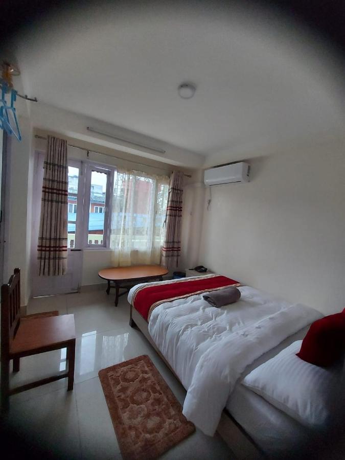 Om Bramha Hotel Kathmandu Luaran gambar